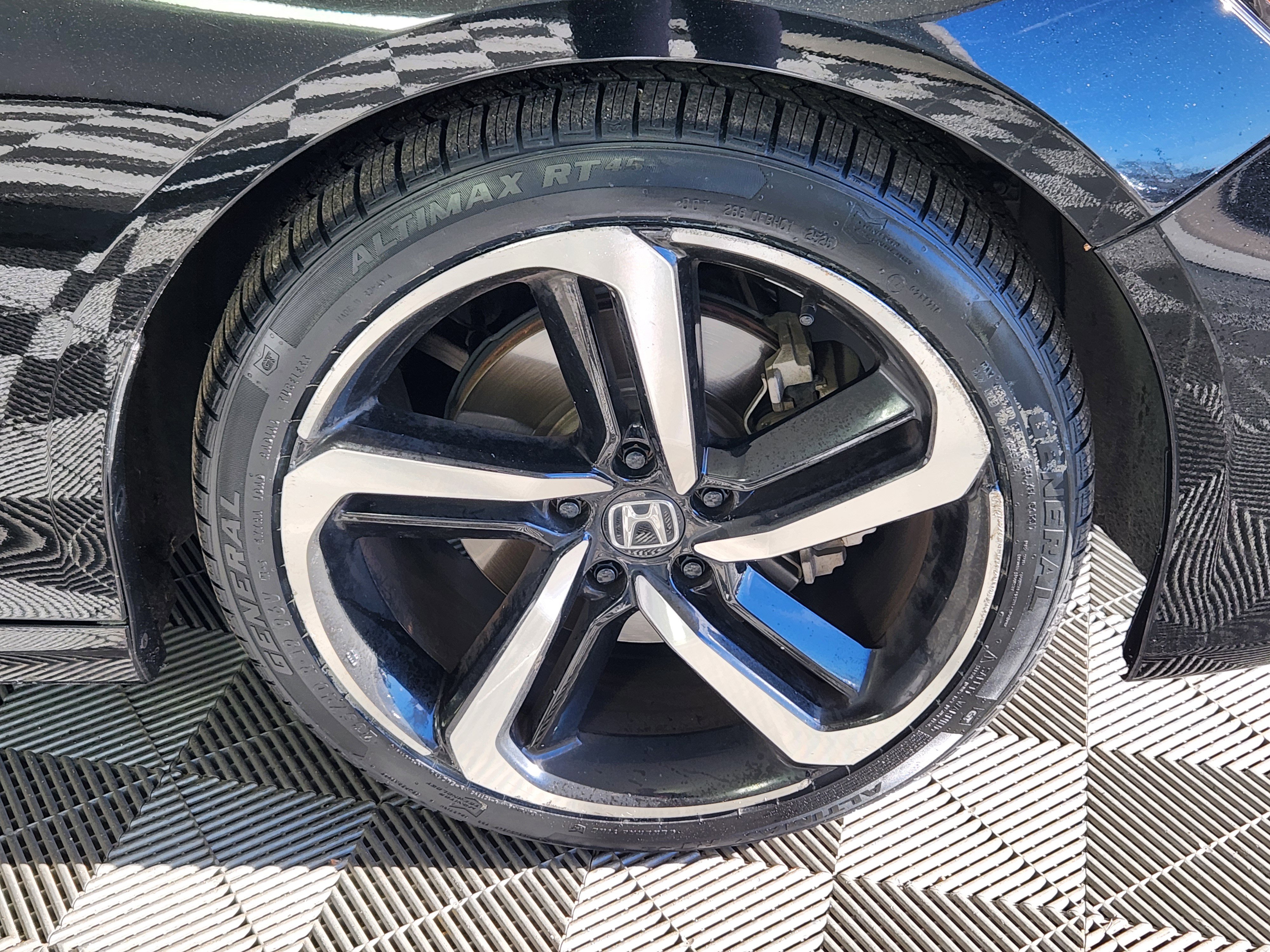 Used 2018 Honda Accord Sport image 9