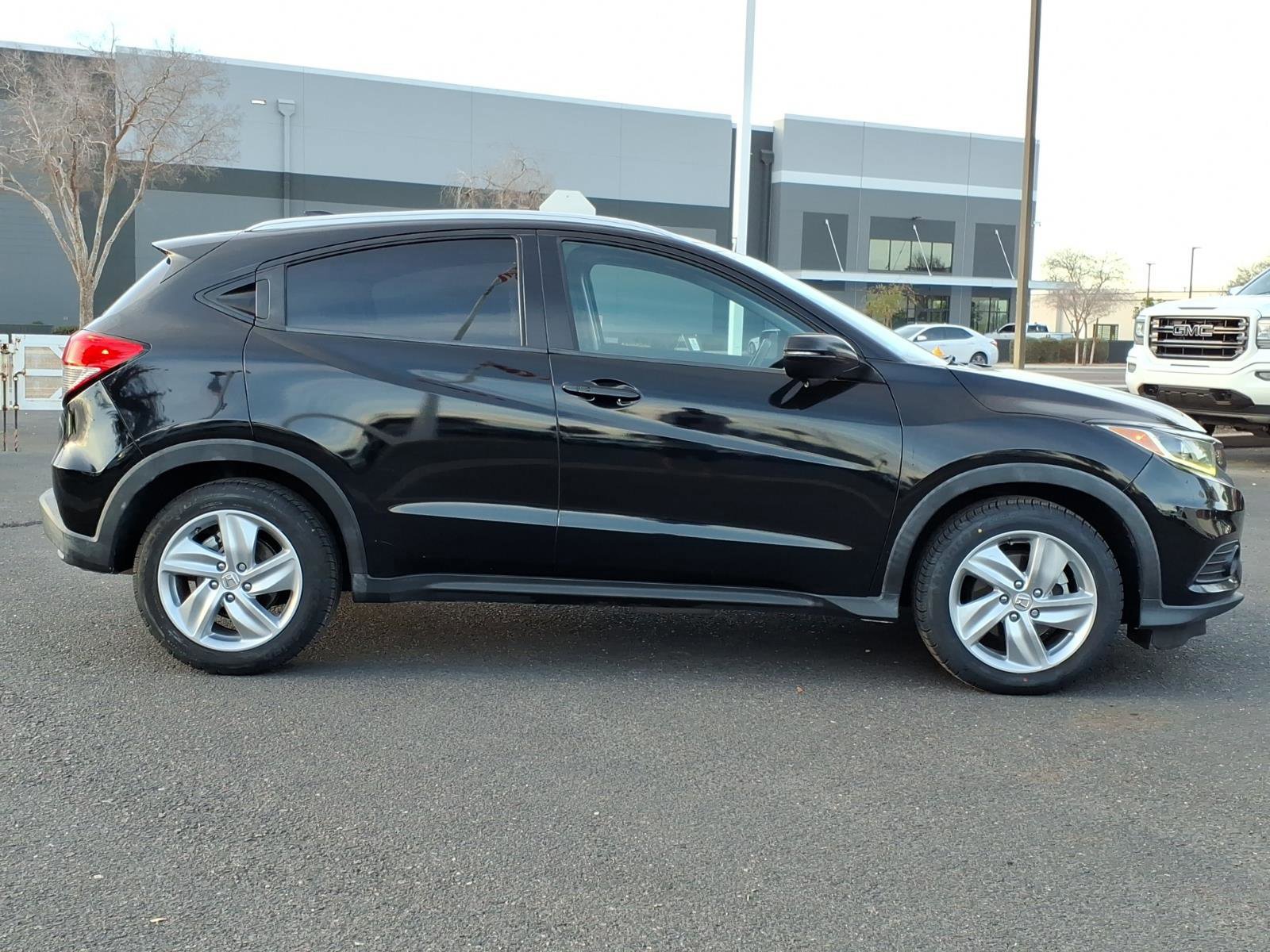 Used 2019 Honda HR-V EX image 2