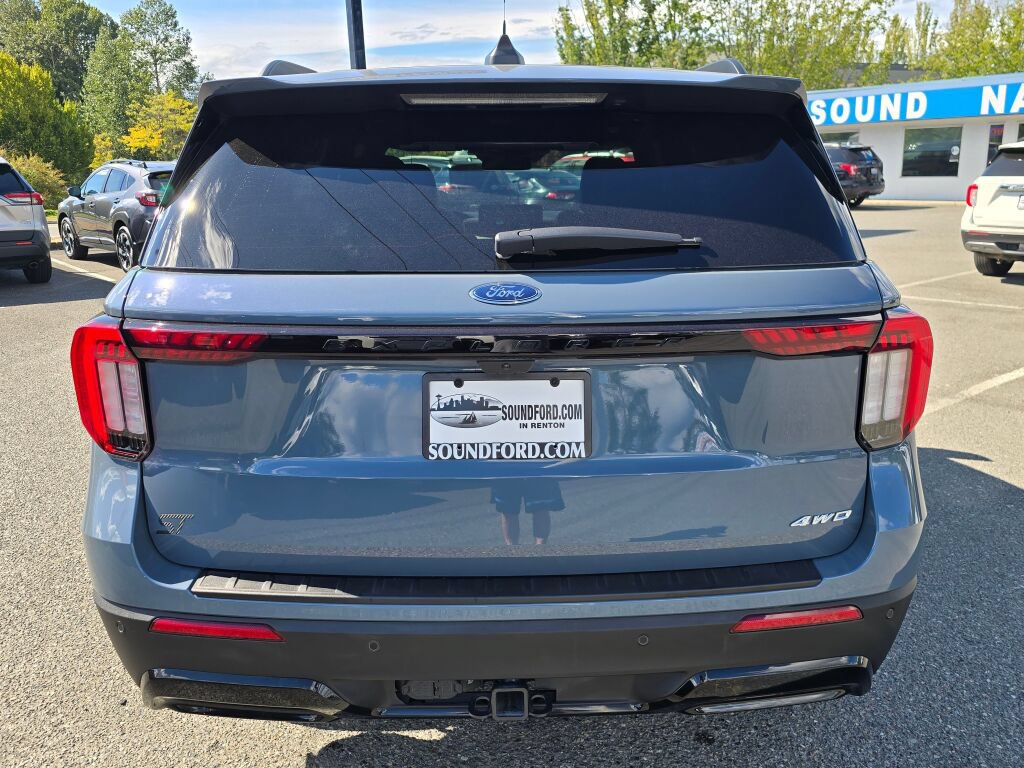 Certified 2025 Ford Explorer ST-Line w/ Premium Package AWD/4WD image 4