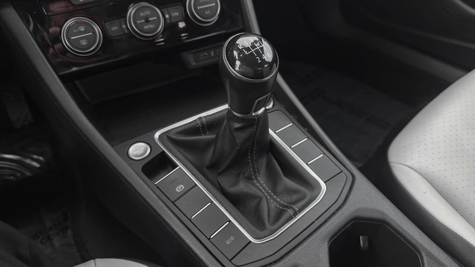 Used 2021 Volkswagen Jetta R-Line image 23