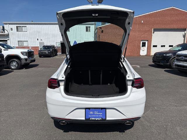 Used 2018 Buick Regal Essence w/ Sights and Sounds Package FWD image 10