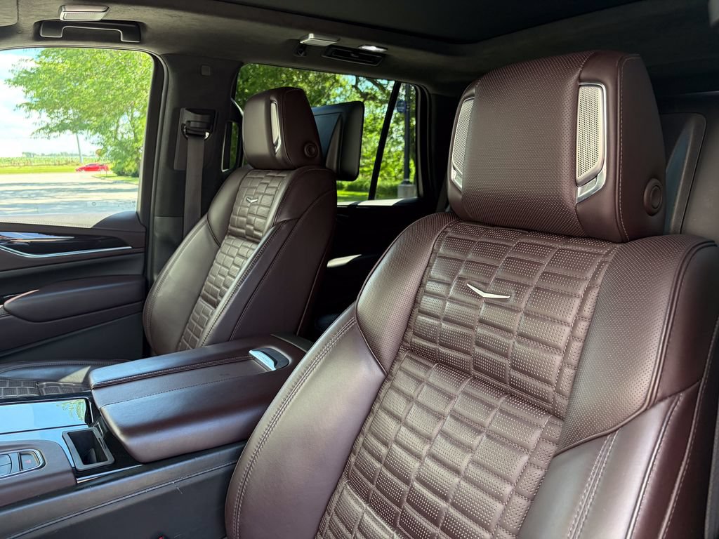 Used 2022 Cadillac Escalade Sport Platinum AWD/4WD image 11