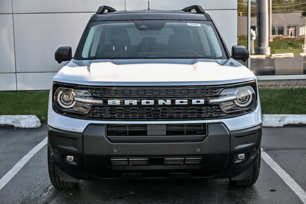 Certified 2025 Ford Bronco Sport Outer Banks w/ Outer Banks Tech Package+ AWD/4WD image 4