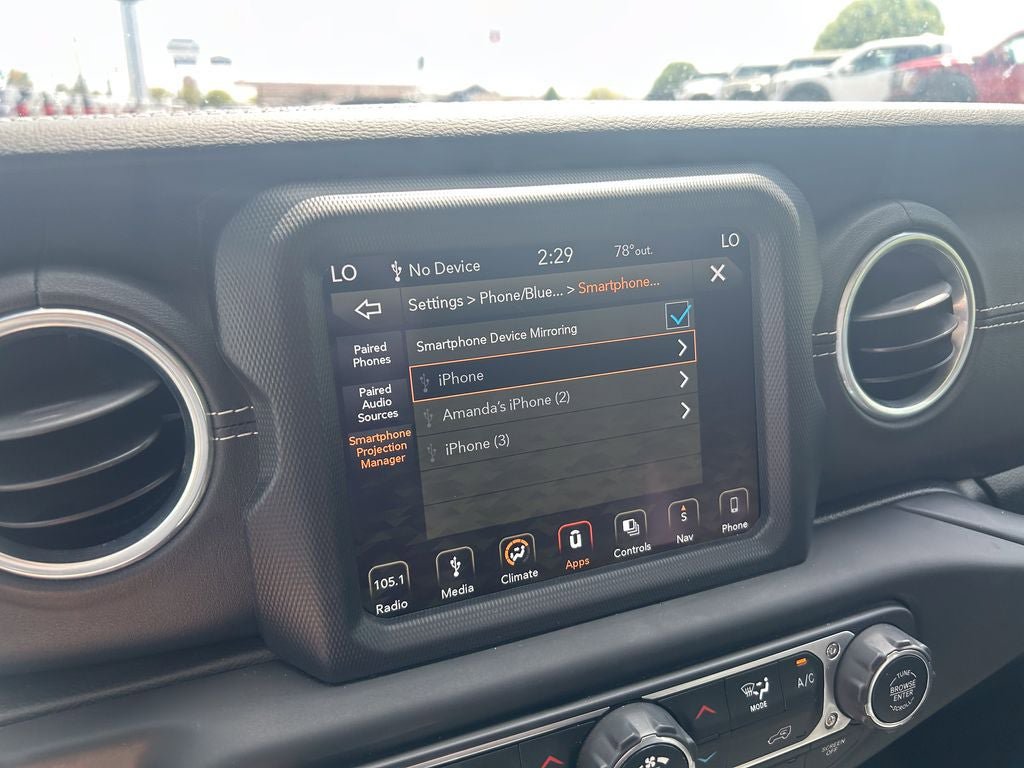 Used 2018 Jeep Wrangler Unlimited Sahara AWD/4WD image 26