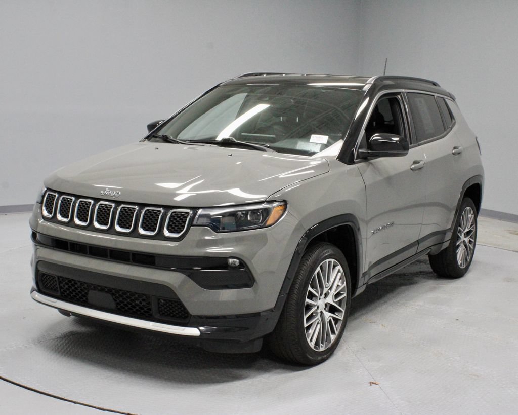 Used 2023 Jeep Compass Limited w/ Elite Group AWD/4WD image 7