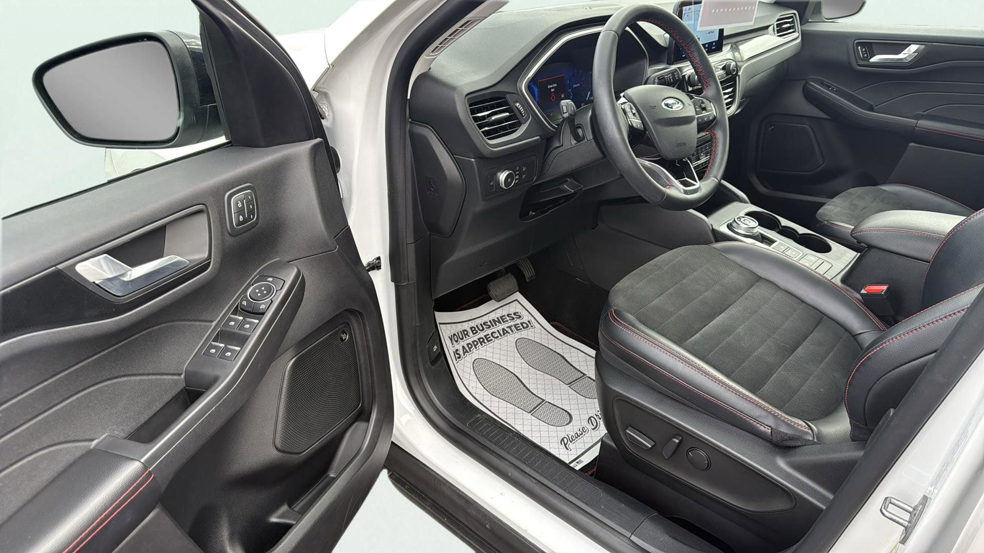 Certified 2022 Ford Escape SEL w/ SEL Stealth AWD Package image 25