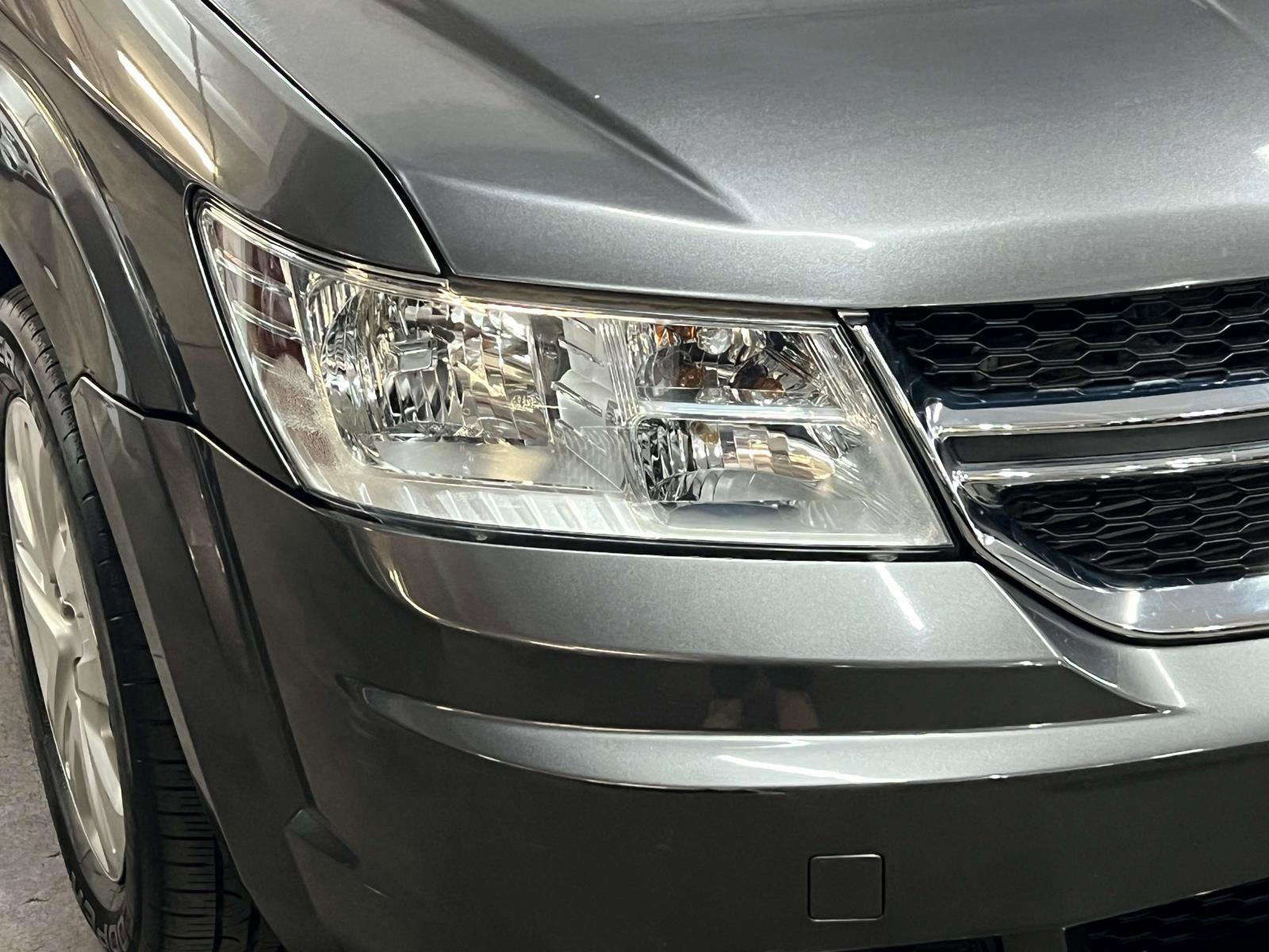 Used 2017 Dodge Journey SE image 8