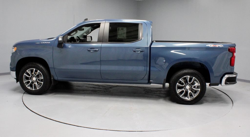 Used 2024 Chevrolet Silverado 1500 LT AWD/4WD image 7