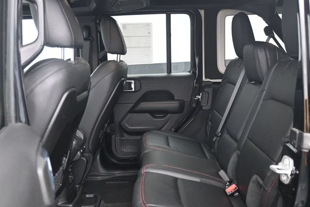 Used 2025 Jeep Wrangler Unlimited Rubicon AWD/4WD image 5