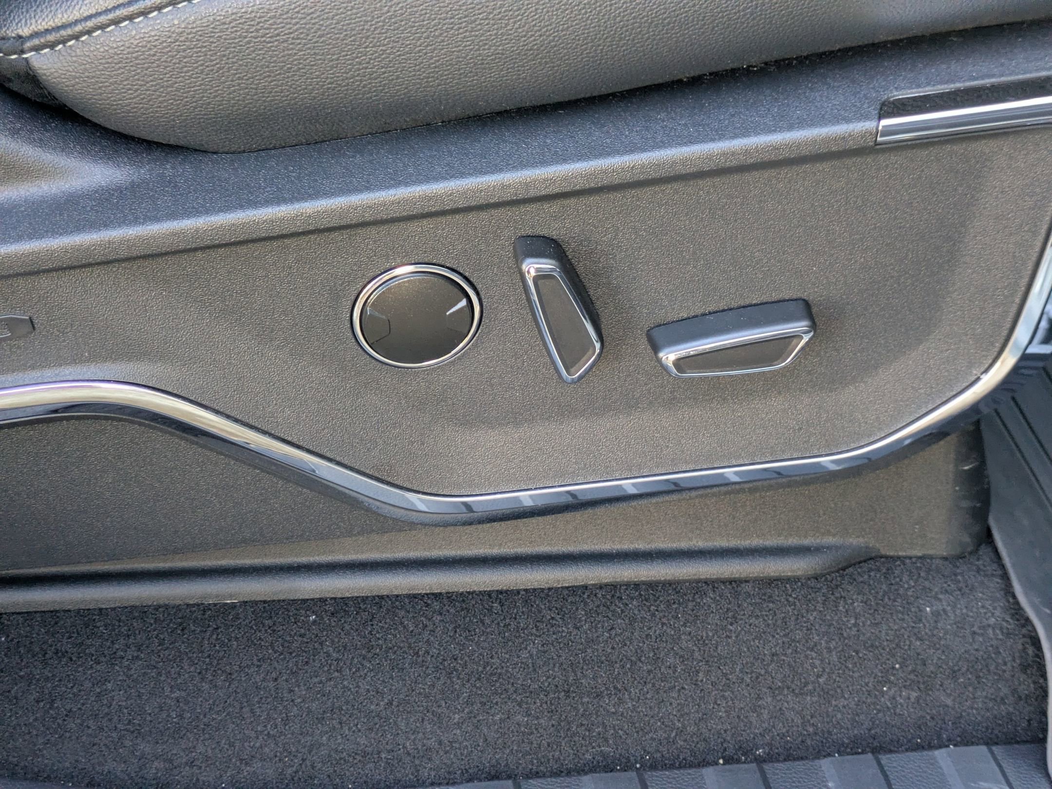 Certified 2023 Ford F150 Lariat w/ Equipment Group 502A High image 40