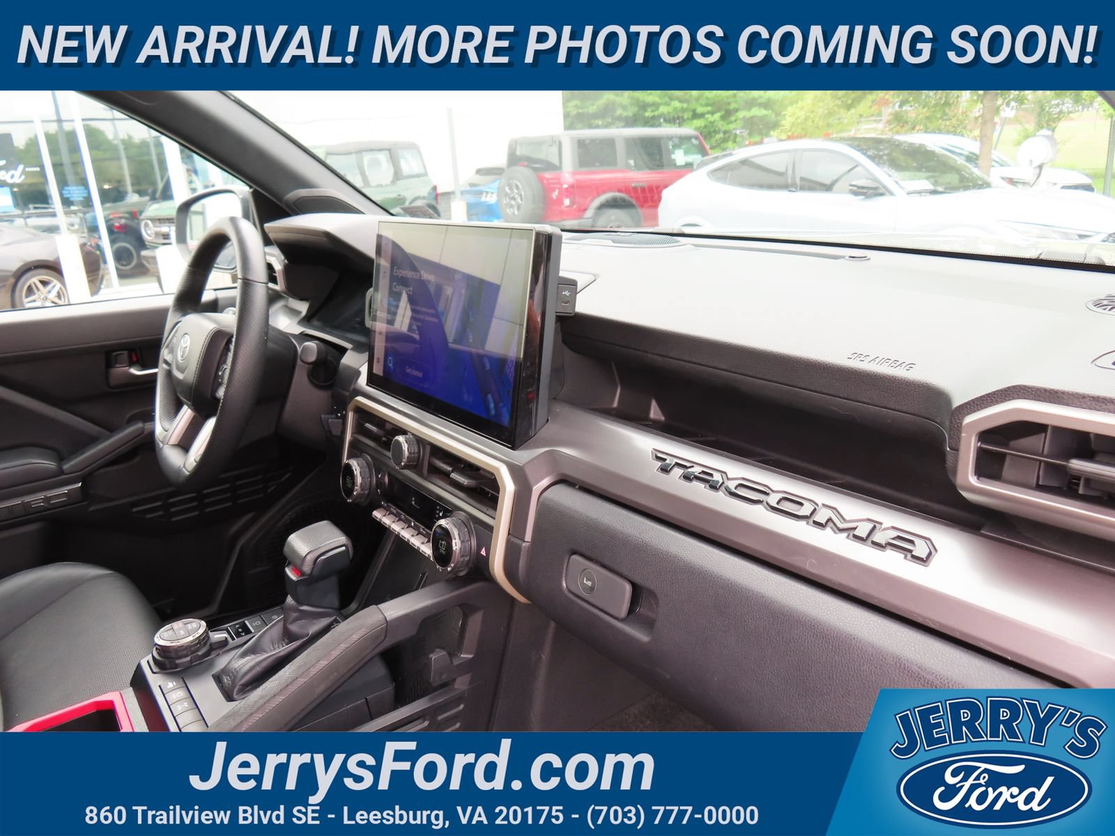 Used 2024 Toyota Tacoma TRD Off-Road w/ TRD Off Road Premium Package AWD/4WD image 19