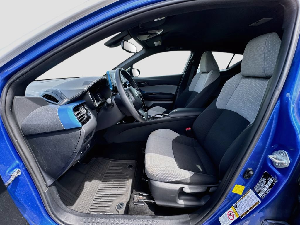Used 2019 Toyota C-HR XLE FWD image 21