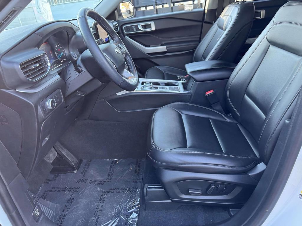 Certified 2022 Ford Explorer XLT w/ Equipment Group 202A image 31