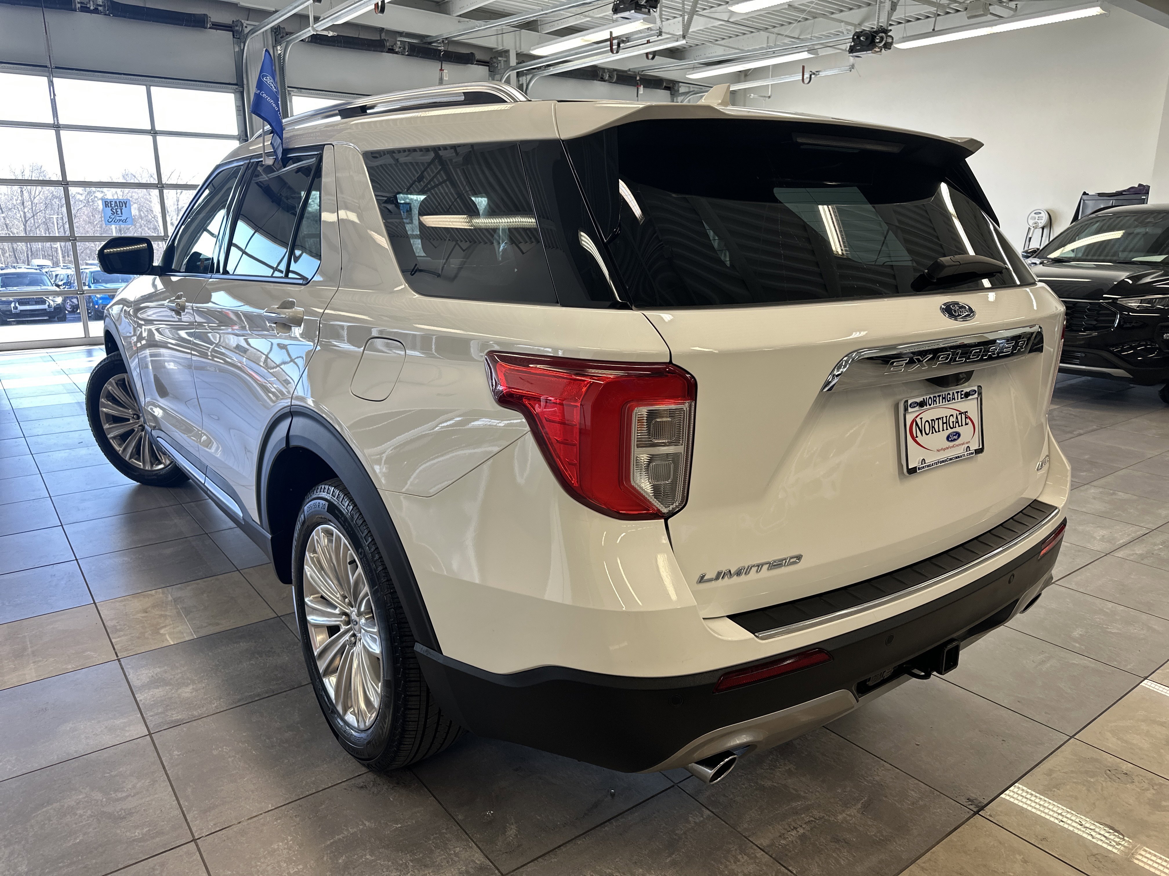 Certified 2023 Ford Explorer Limited w/ Equipment Group 301A image 17