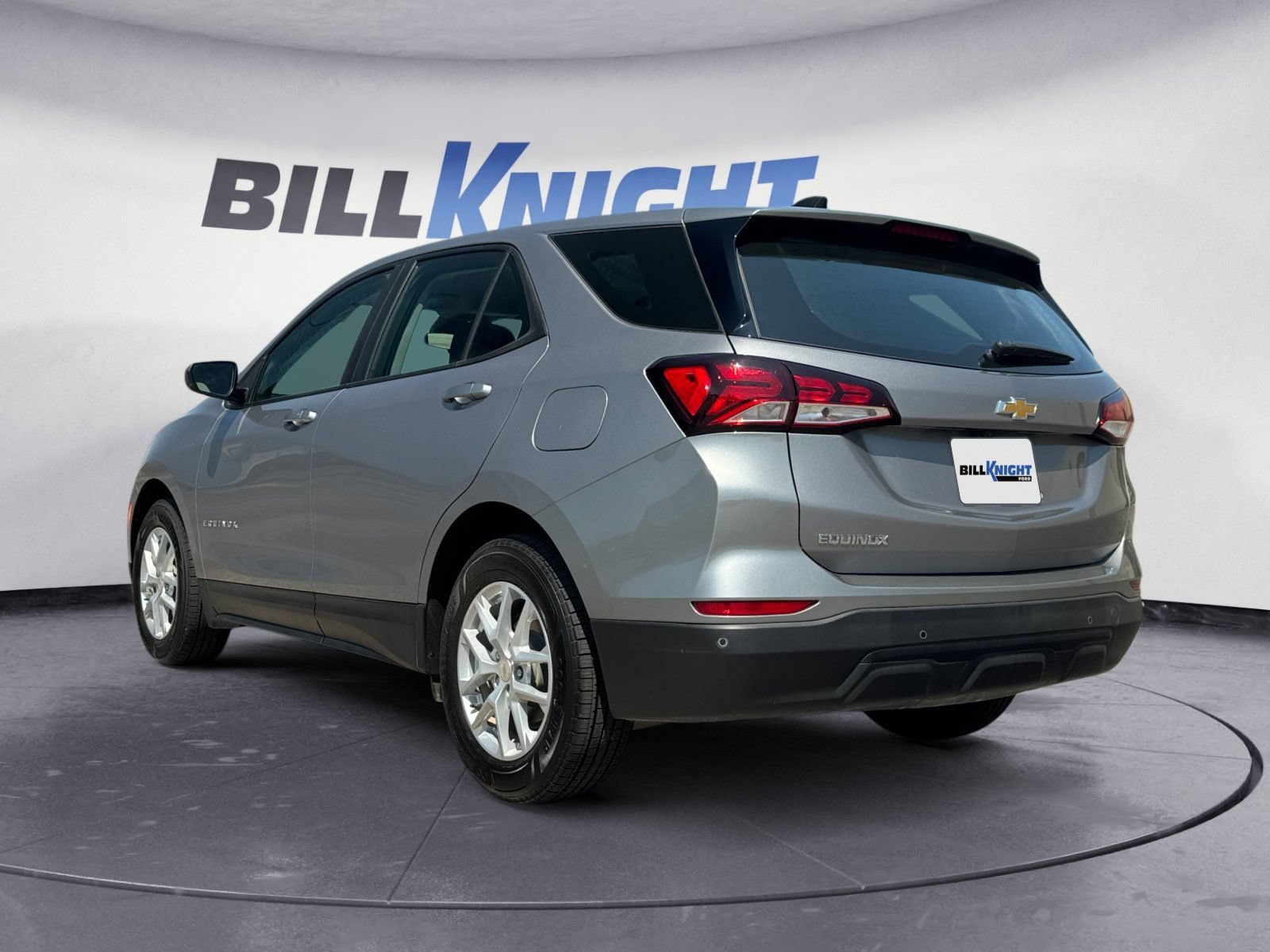 Used 2024 Chevrolet Equinox LS w/ Driver Confidence II Package FWD image 3