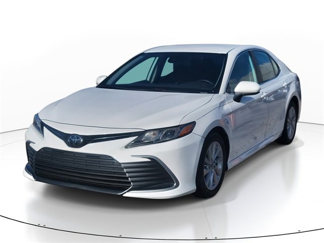 Used 2022 Toyota Camry LE video 2