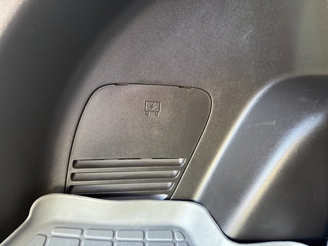 Used 2023 Buick Enclave Essence image 11