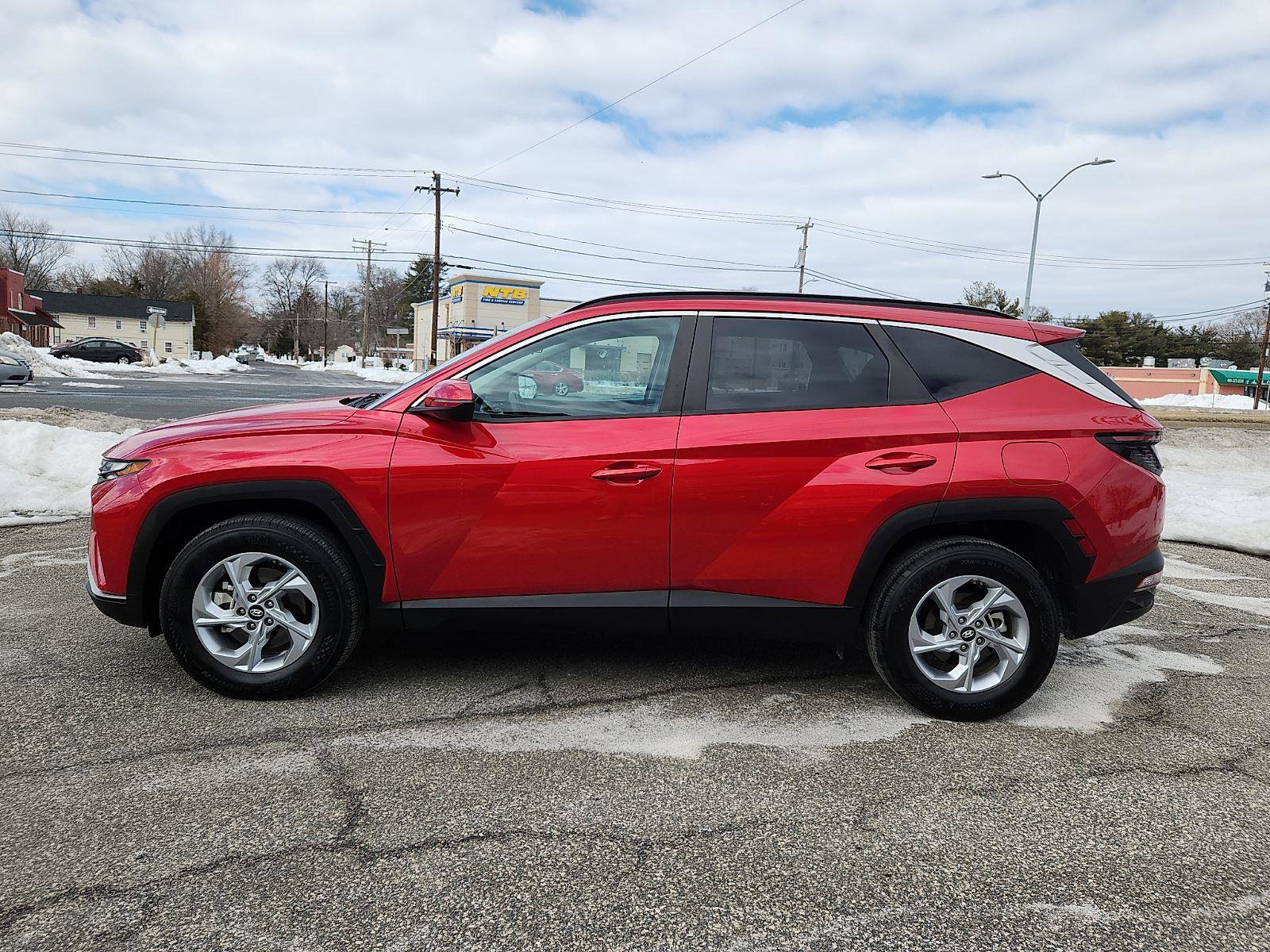 Used 2023 Hyundai Tucson SEL image 2