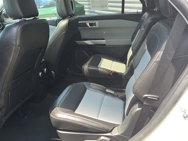 Certified 2022 Ford Explorer XLT w/ Equipment Group 202A AWD/4WD image 15