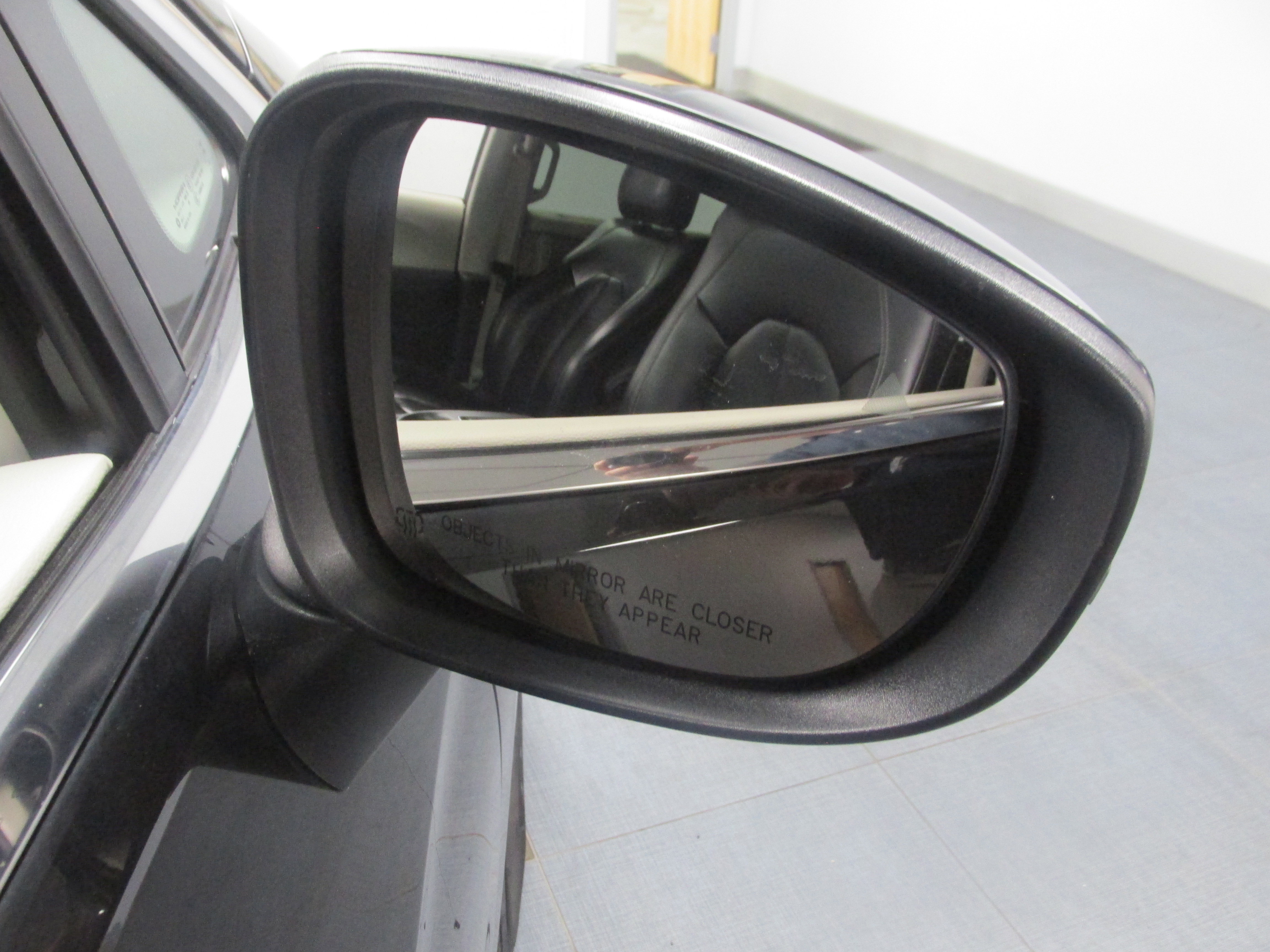Used 2023 Chrysler Pacifica Touring-L FWD image 17