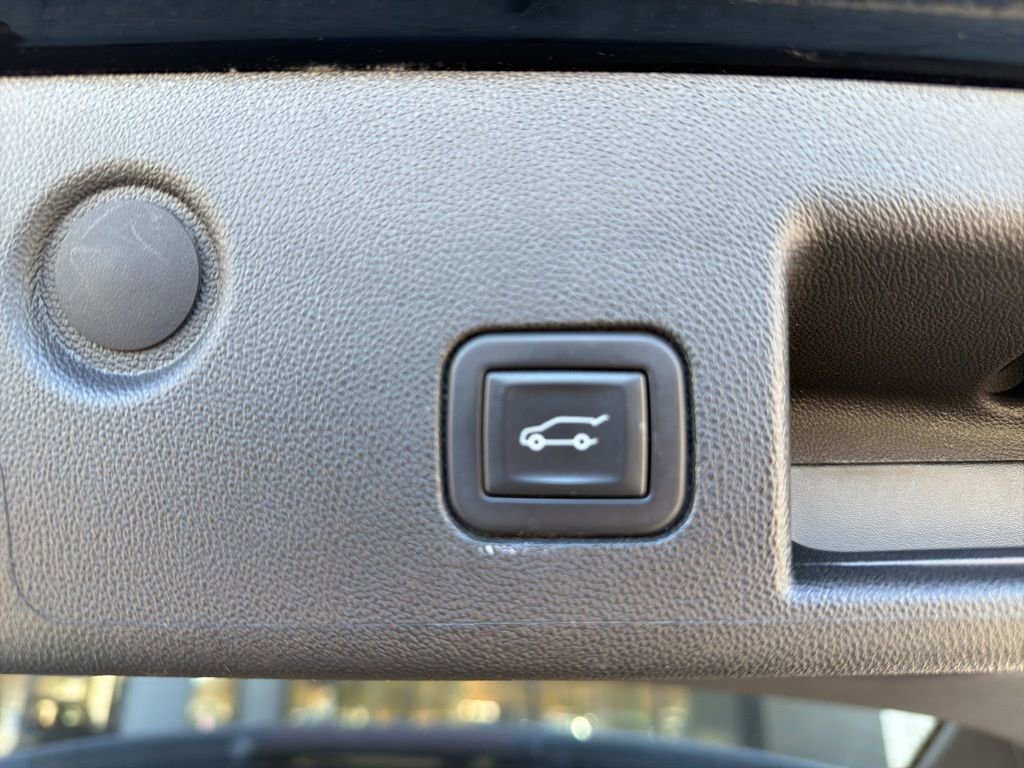 Used 2023 Chevrolet Equinox LT image 33