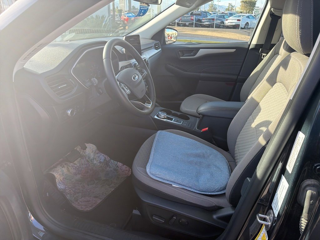Certified 2022 Ford Escape SE w/ Convenience Package image 3