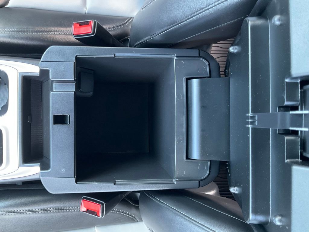 Certified 2024 Ford Explorer XLT w/ Equipment Group 202A image 40