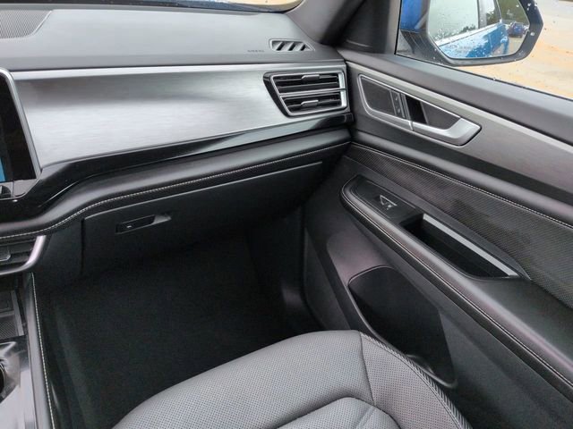 Used 2024 Volkswagen Atlas Cross Sport SE image 16