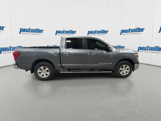 Used 2018 Nissan Titan SV AWD/4WD image 12
