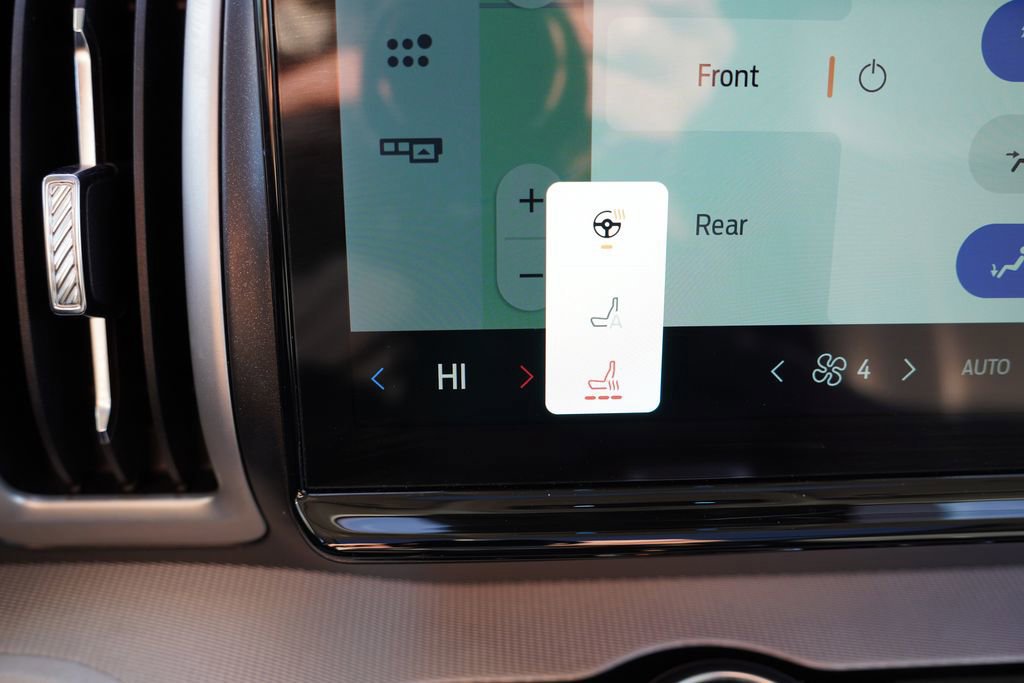 Certified 2025 Ford Expedition Active image 31