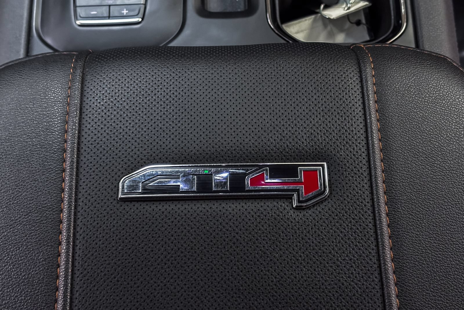 Used 2024 GMC Sierra 2500 AT4 w/ AT4 Premium Plus Package AWD/4WD image 37