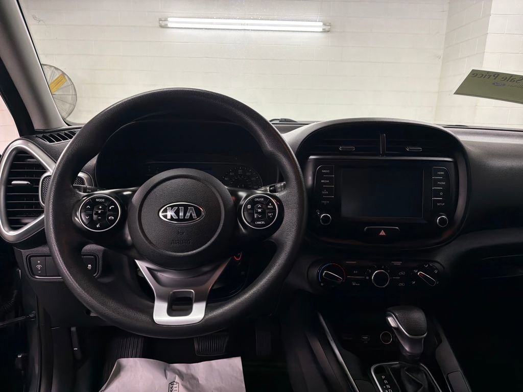 Used 2020 Kia Soul LX image 13