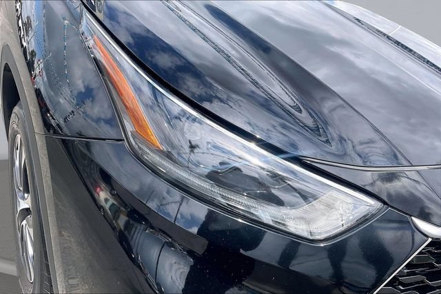 Used 2021 Toyota Highlander XLE FWD image 30