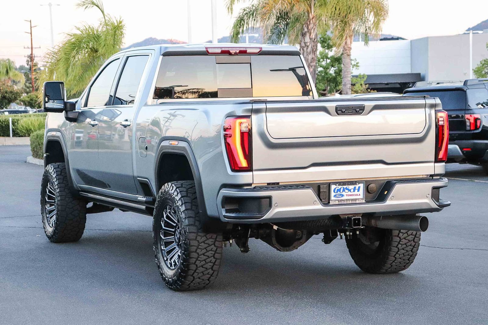 Used 2024 GMC Sierra 2500 Denali w/ Denali Reserve Package AWD/4WD image 6