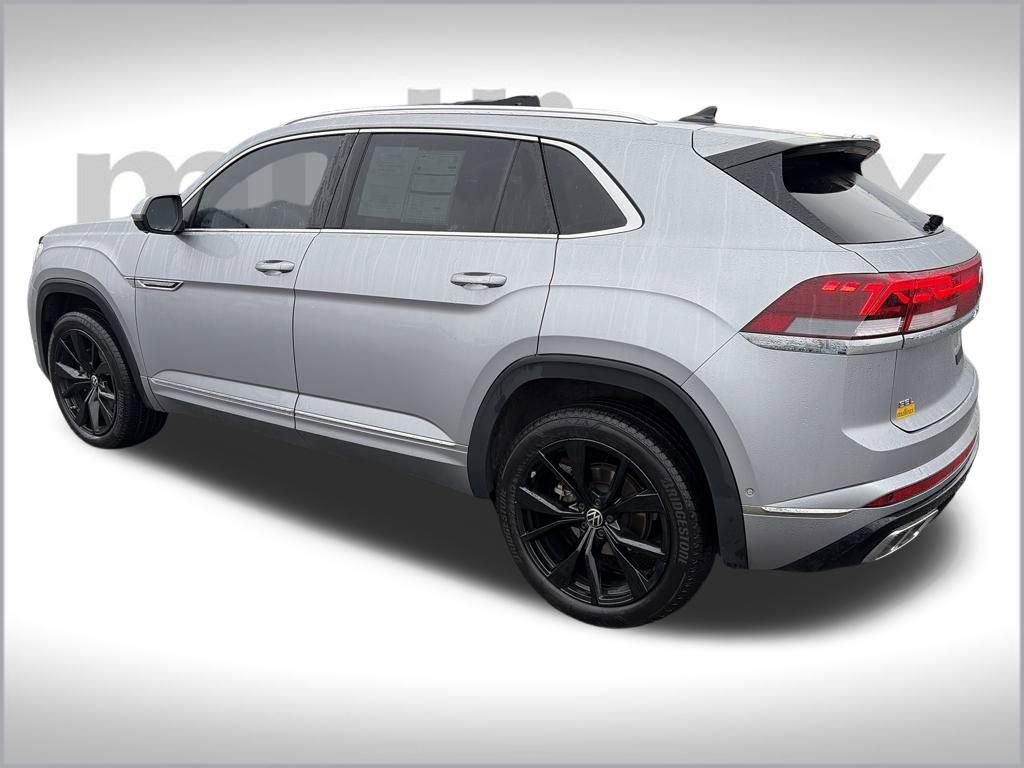 Used 2024 Volkswagen Atlas Cross Sport SEL Premium R-Line image 11