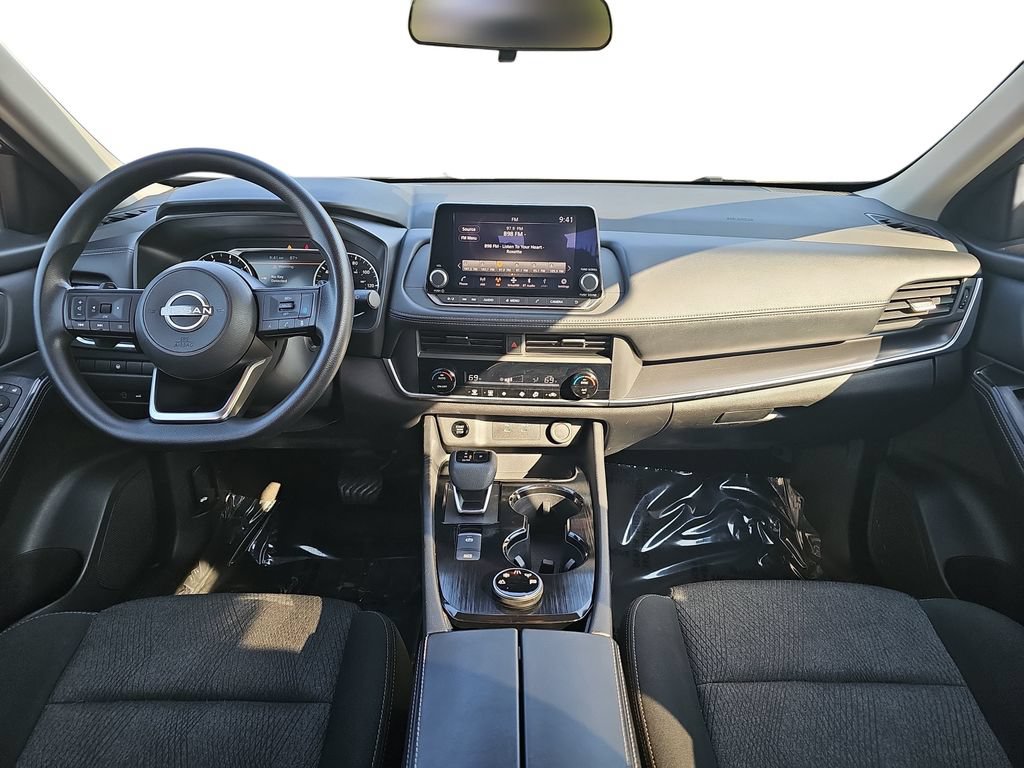Used 2024 Nissan Rogue SV AWD/4WD image 9