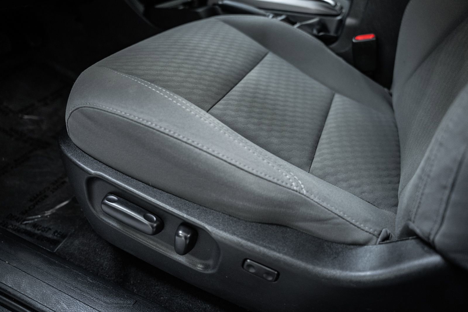 Used 2020 Toyota Tacoma SR5 image 39