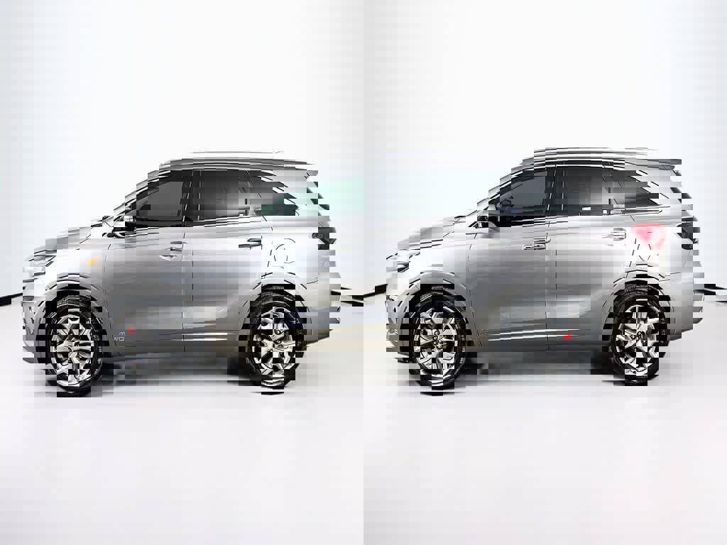 Used 2019 Kia Sorento SX image 3