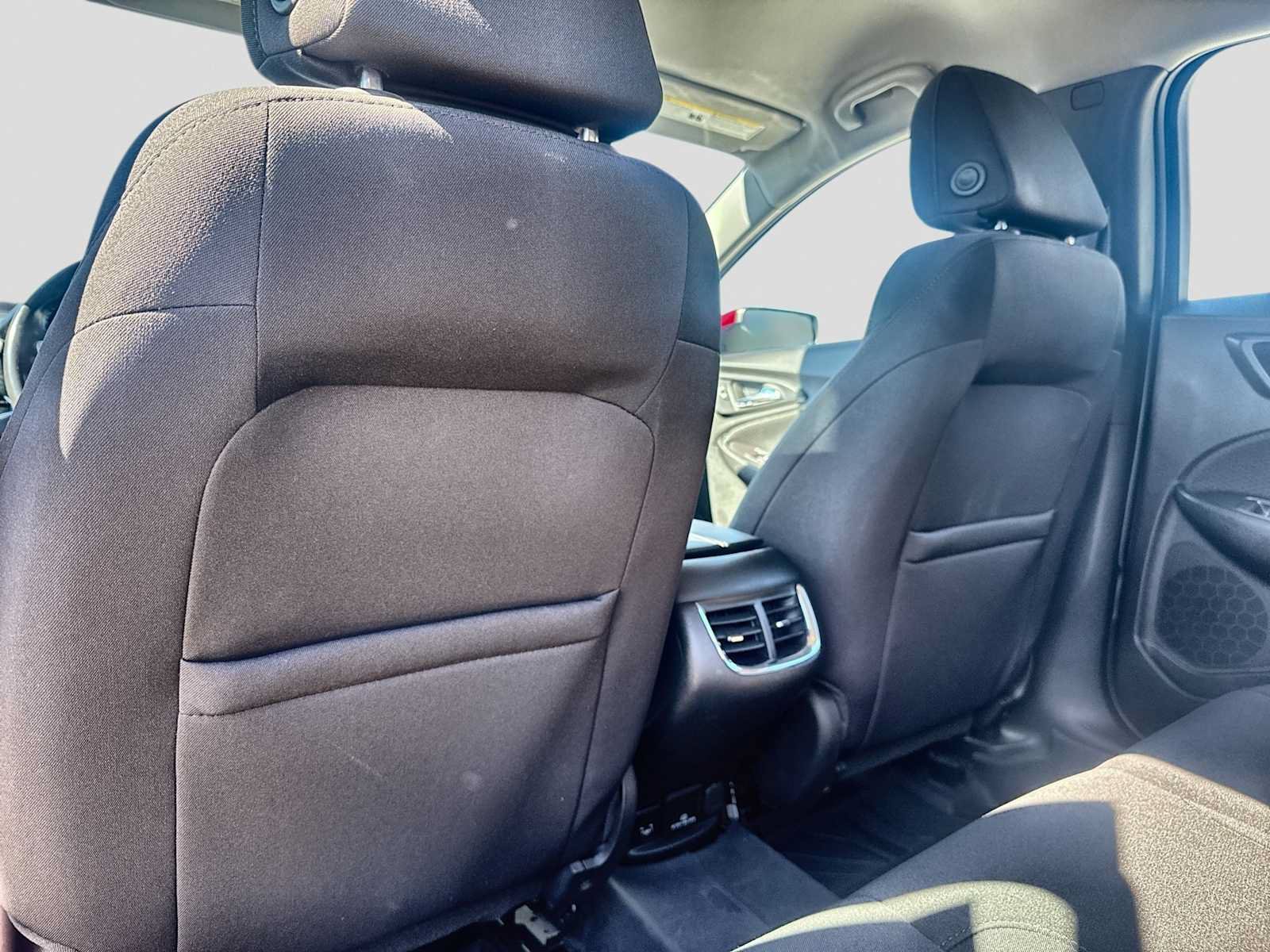 Used 2018 Chevrolet Malibu LT FWD image 17