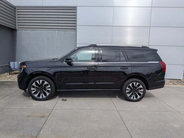 Certified 2025 Ford Expedition Platinum w/ Driver's Package AWD/4WD image 7