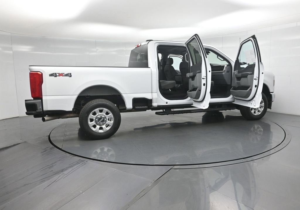 Certified 2024 Ford F250 XLT image 32