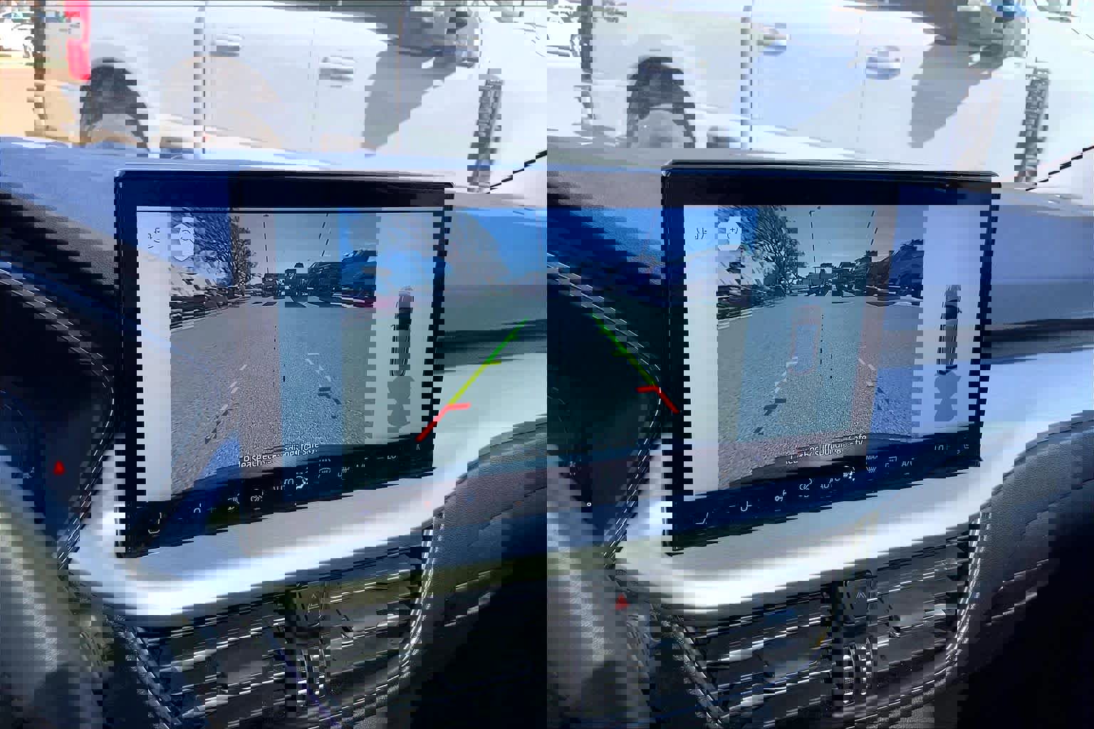 Certified 2025 Ford Escape Platinum AWD/4WD image 26