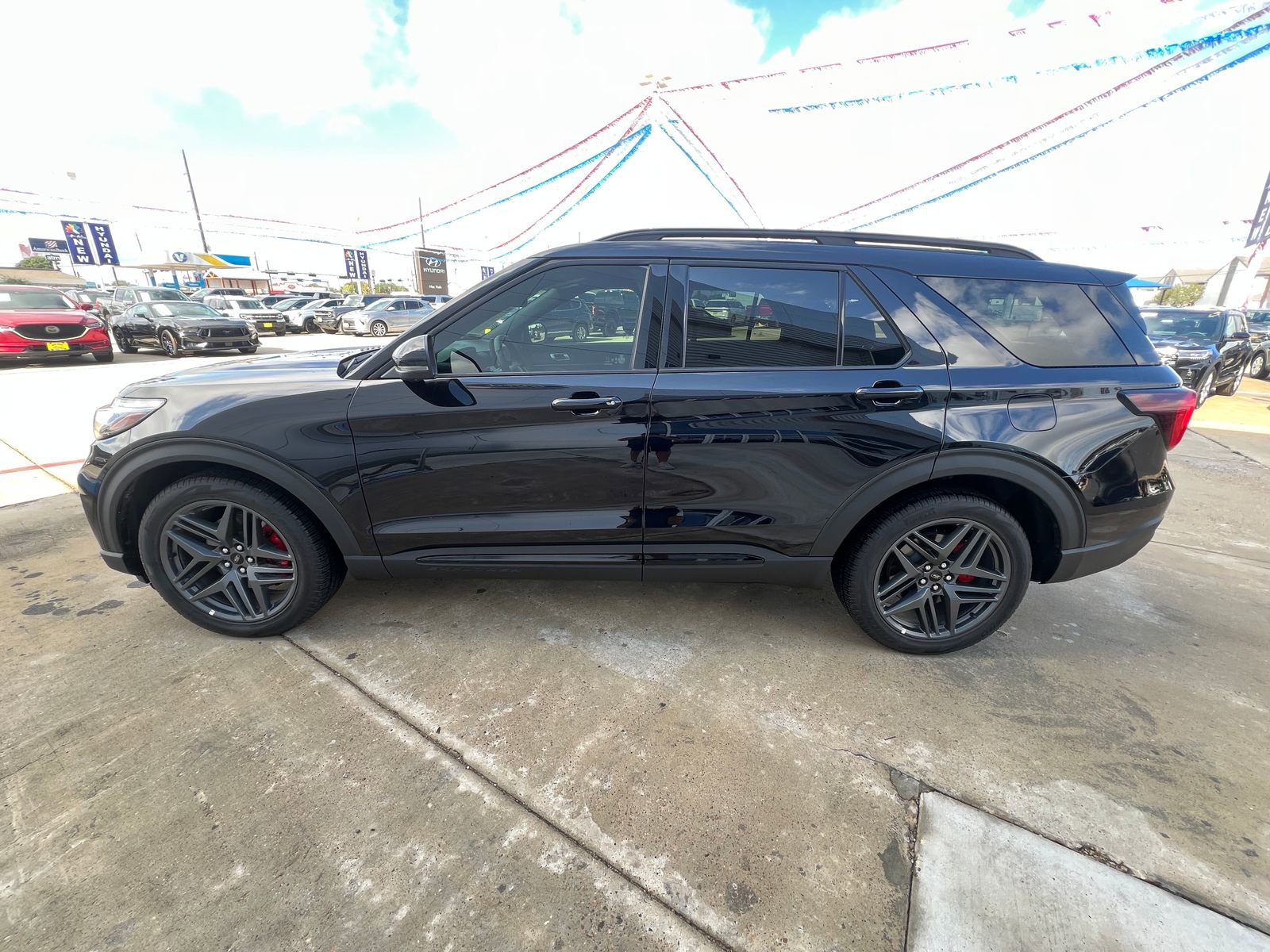 Certified 2025 Ford Explorer ST w/ Sun And Sound Package AWD/4WD image 6