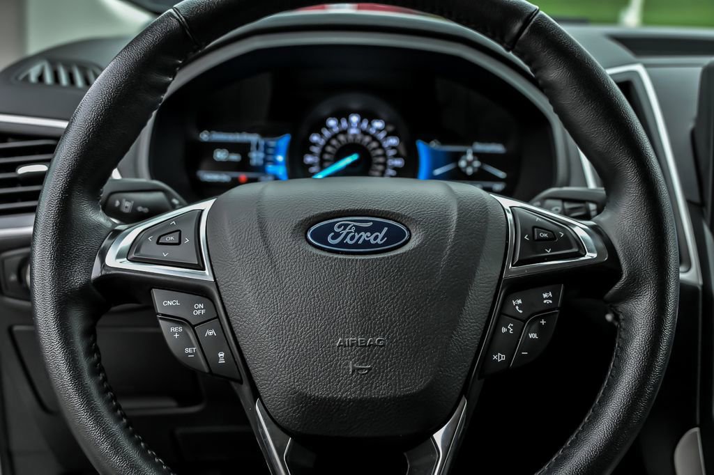 Certified 2024 Ford Edge SEL image 23