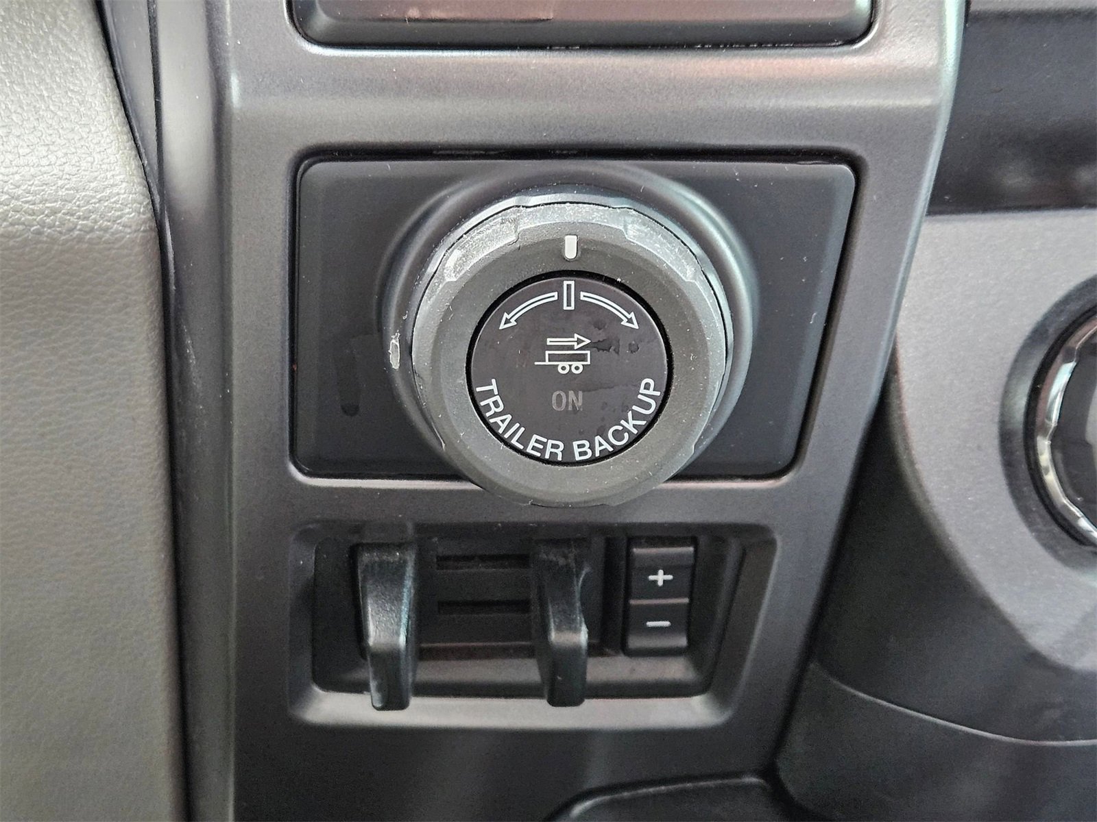 Certified 2019 Ford F150 XLT w/ Equipment Group 302A Luxury image 18