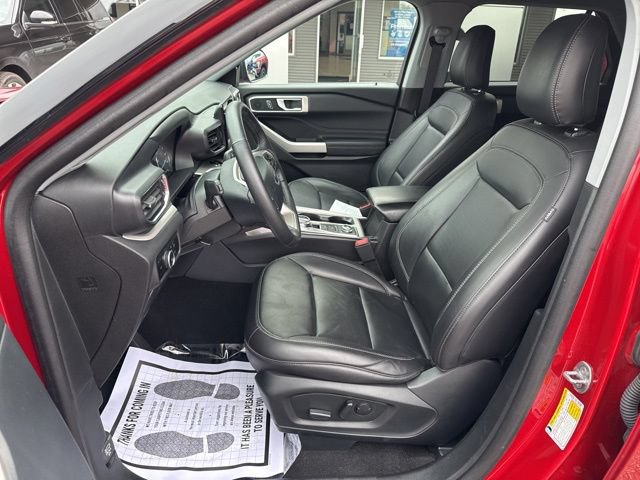 Certified 2024 Ford Explorer XLT w/ Equipment Group 202A AWD/4WD image 11
