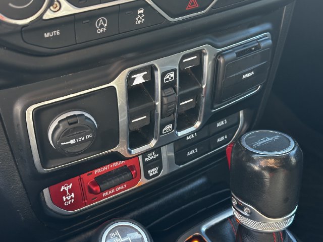 Used 2021 Jeep Gladiator Rubicon AWD/4WD image 24