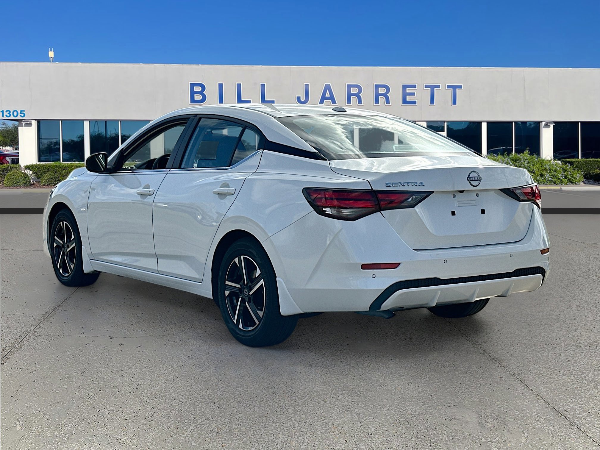 Used 2025 Nissan Sentra SV w/ Lighting Package image 3