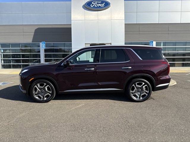 Used 2024 Hyundai Palisade Limited FWD image 2