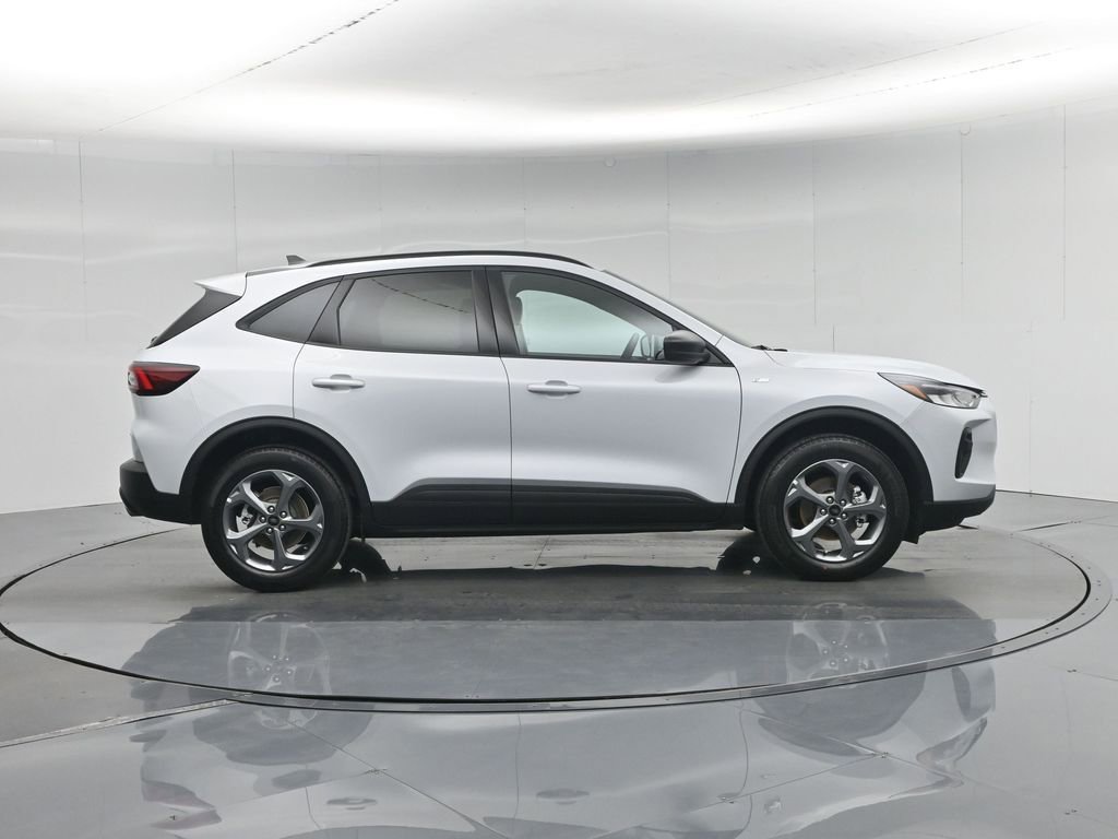 Certified 2025 Ford Escape ST-Line AWD/4WD image 28